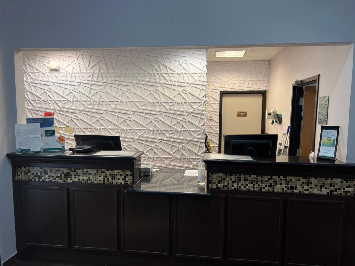 Quality Inn & Suites Rosemount Экстерьер фото