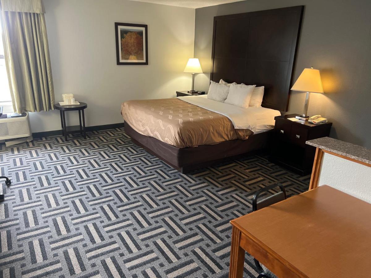 Quality Inn & Suites Rosemount Экстерьер фото