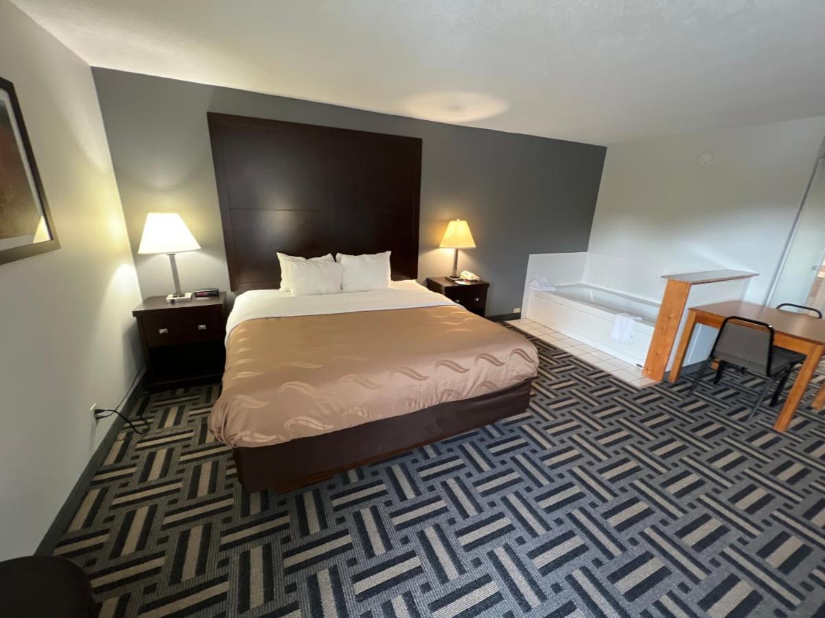 Quality Inn & Suites Rosemount Экстерьер фото